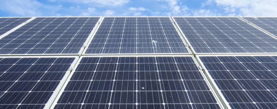 Placas fotovoltaicas instaladas na Família do Sítio
